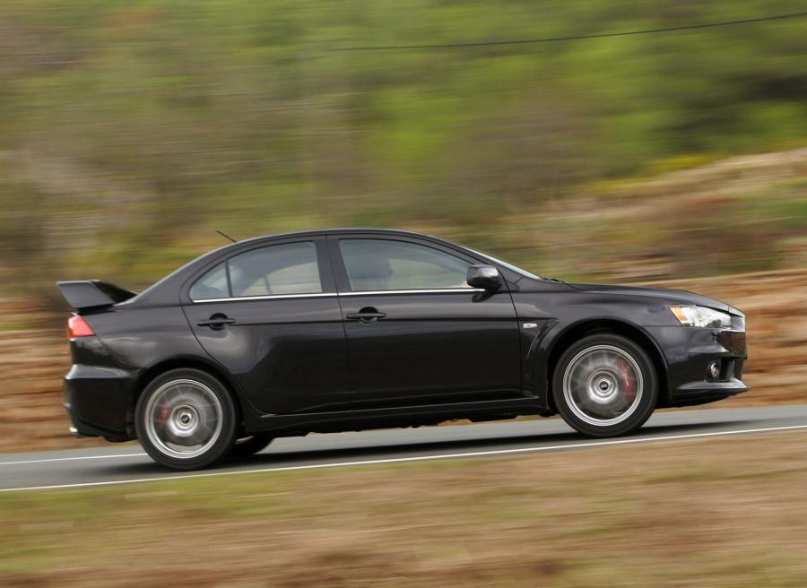 Mitsubishi Lancer Evolution X 2008 года  (EU) (фото 16 из 21)